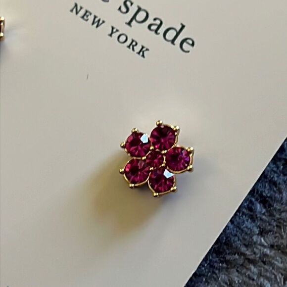 NWT Kate Spade beautiful pink flowers studs U - Picture 2 of 4
